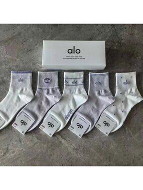 A49- ALO Yoga Women's Lavender & White Half-Crew Socks 5-Pair Box Set - NWT